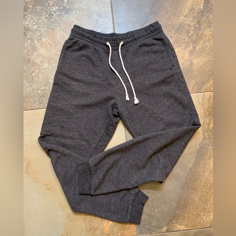 H&M jogge-style sweatpants.